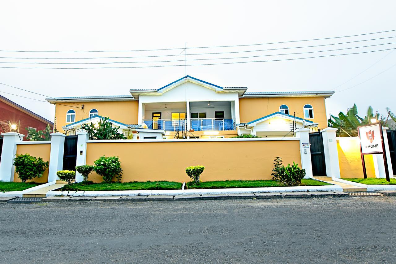 @Home Boutique B&B Hostel And Suite 아크라 외부 사진